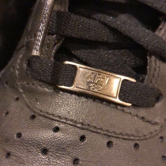 Nike Air Force 1 True Black Limited Edition - Picture 2 of 3